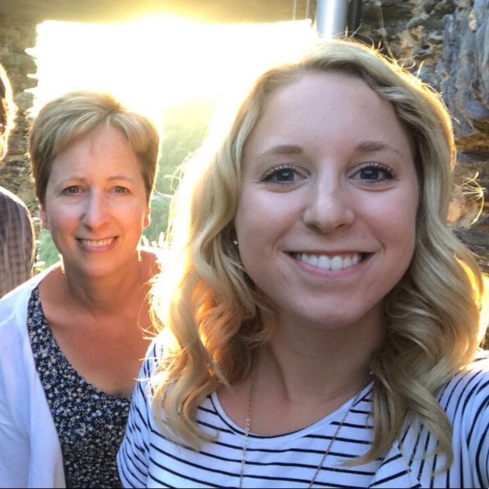 Meet your Poshers, Hailey and Kathy